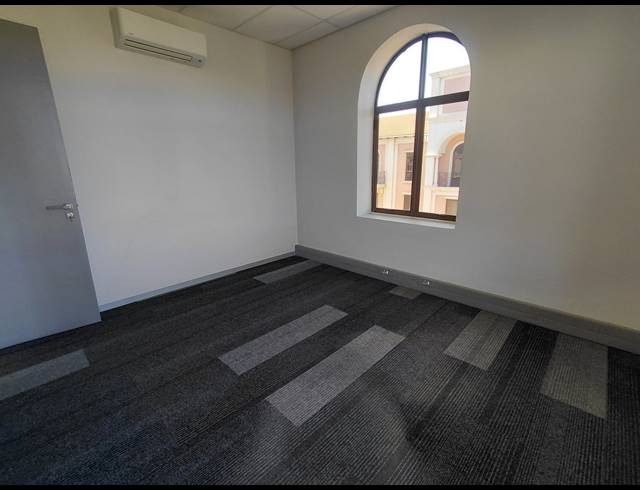 134M² OFFICE TO LET IN MAGALIESSIG